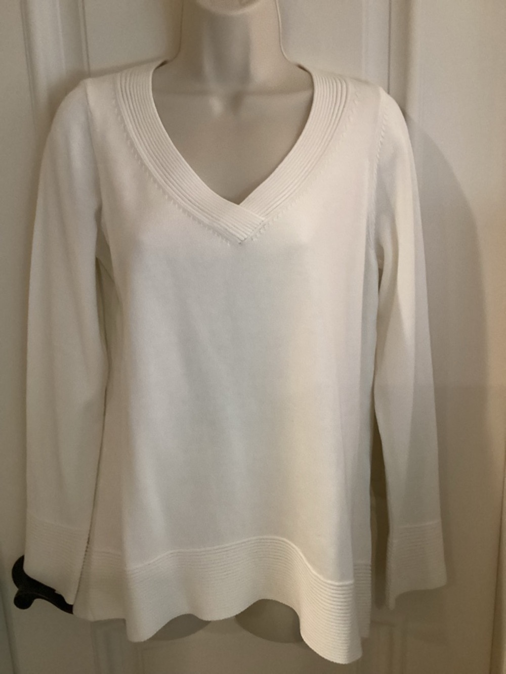 Kinross Cream V-Neck Sweater